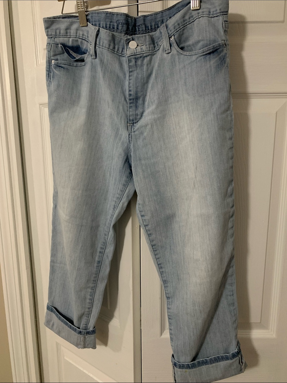 Calvin Klein Light Wash Denim Capris